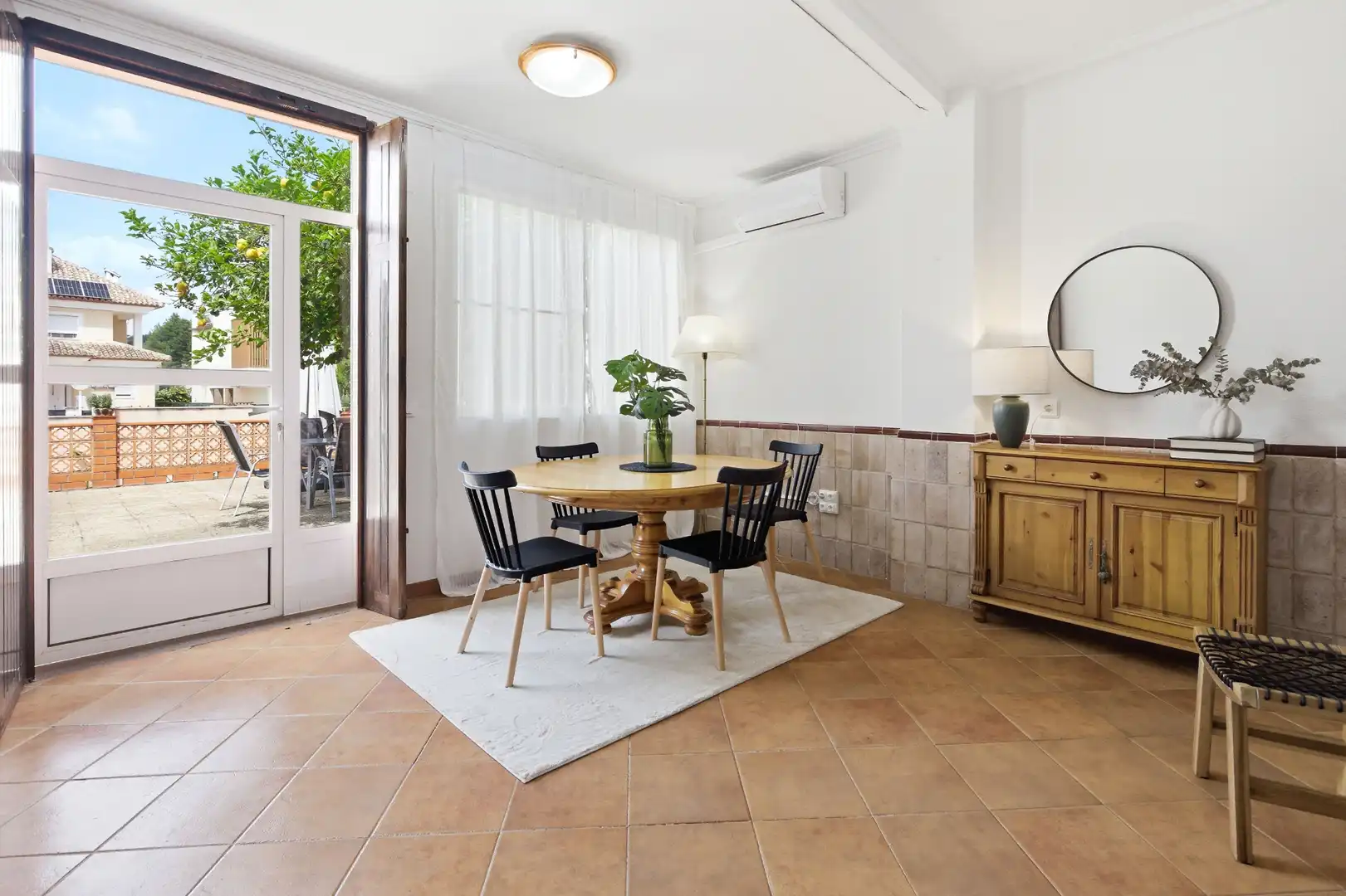 Comedor de Casa adosada en venta en Navajas con Aire acondicionado, Calefacción y Jardín privado