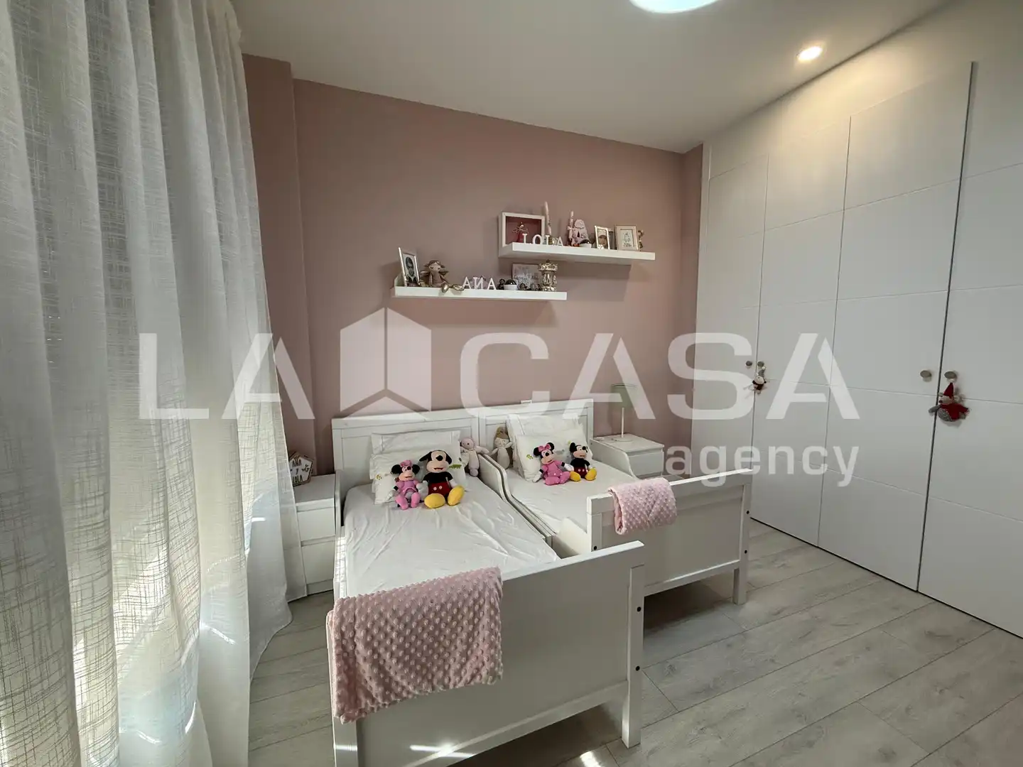 Casa adosada en venta en Dos Hermanas con Aire acondicionado y Piscina