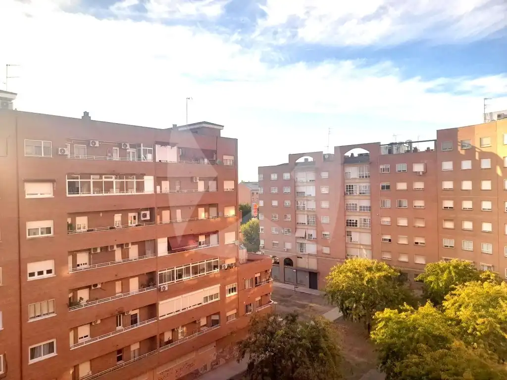 Außenansicht von Wohnung zum Verkauf in Badajoz mit Klimaanlage
