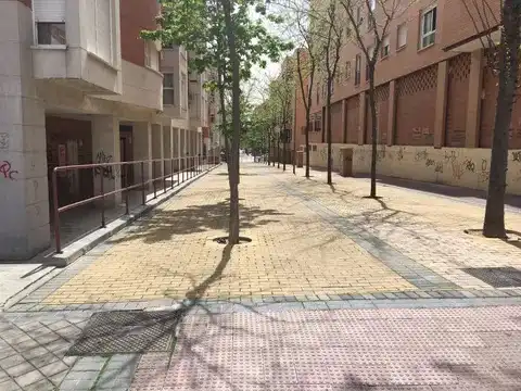 Vista exterior de Local en venta en Valdemoro