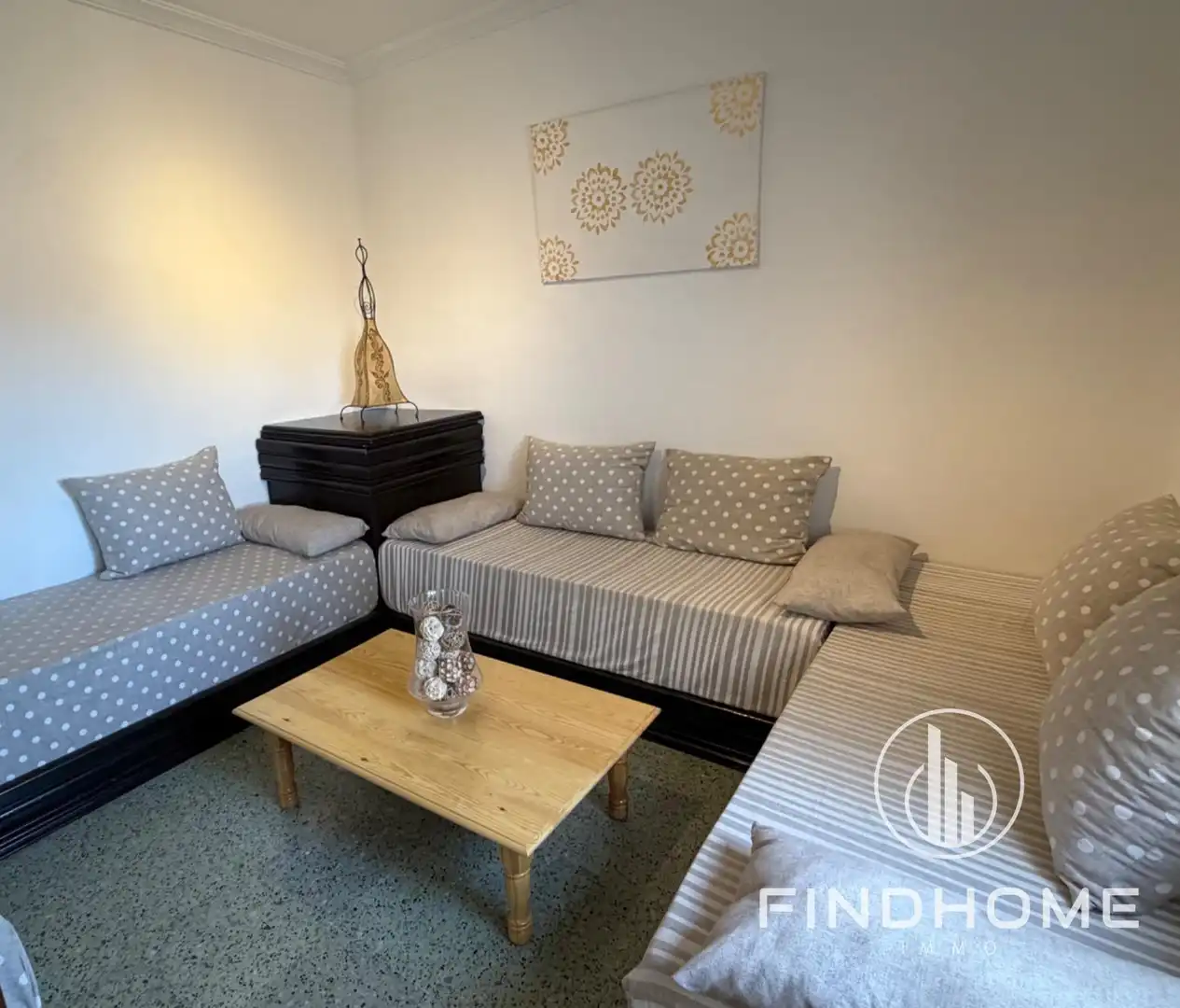 Sala de estar de Casa adosada en venta en Olot con Calefacción y Trastero