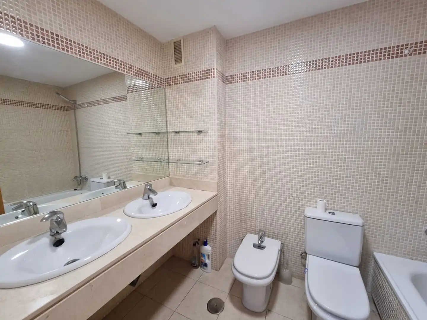 Baño de Piso en venta en Torremolinos con Aire acondicionado, Calefacción y Terraza