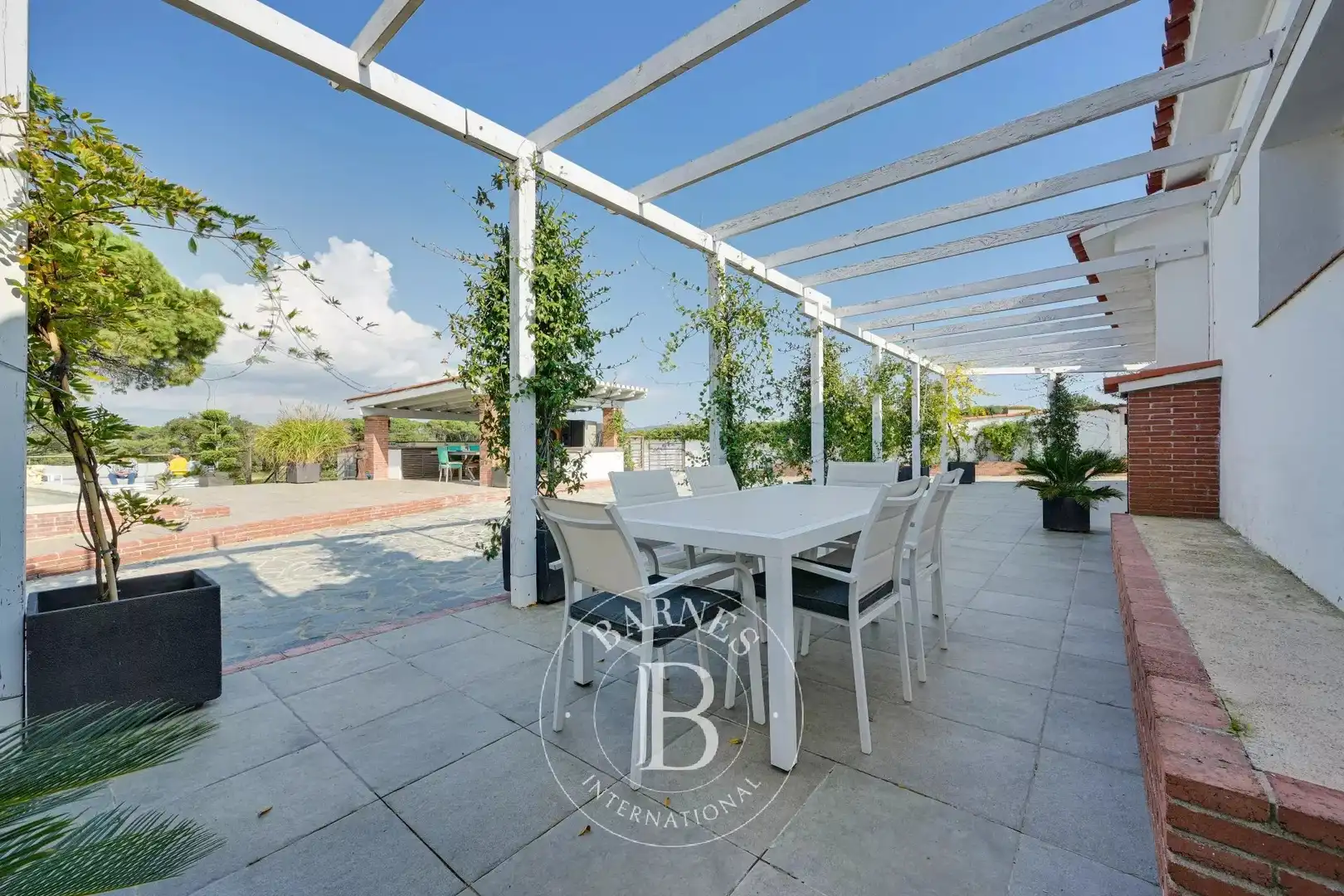 Country homes for sale in Montbarbat