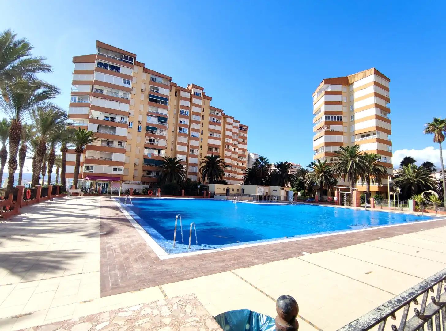 Piscina de Apartament en venda en Algarrobo amb Terrassa, Traster i Moblat