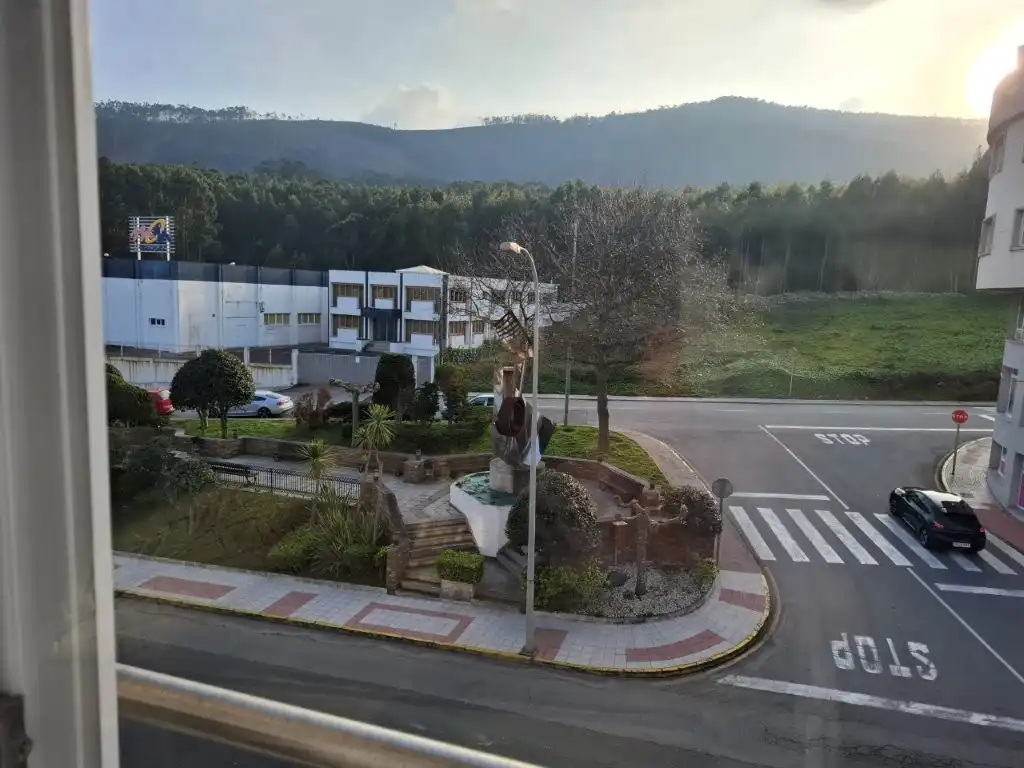Vista exterior de Piso en venta en Burela con Calefacción, Trastero y Amueblado