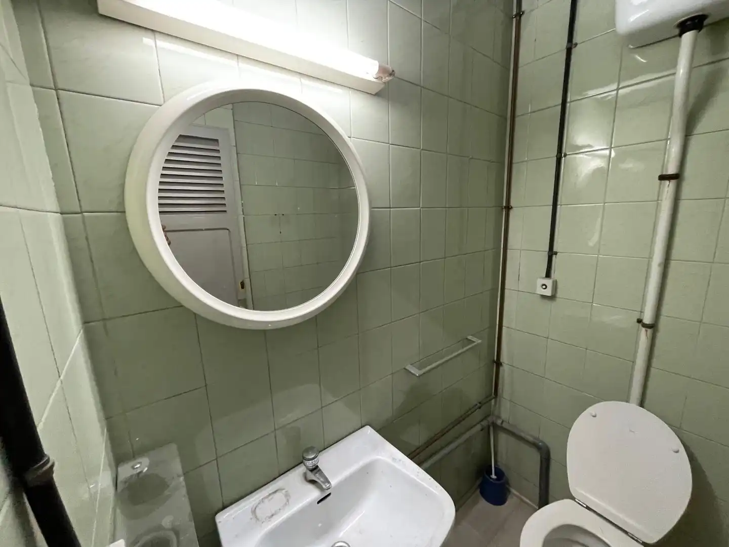 Bathroom of Industrial buildings for rent in Esparreguera