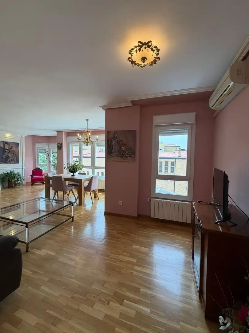 Comedor de Piso de alquiler en Madrid con Aire acondicionado, Calefacción y Parquet