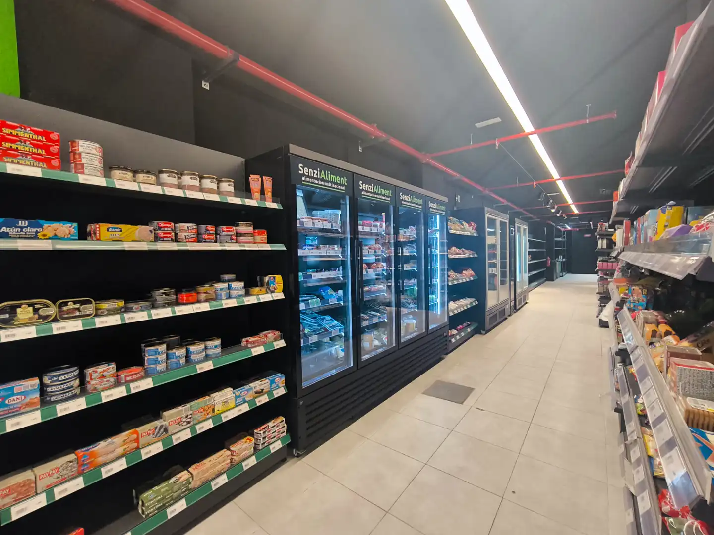 Local en traspas en Barcelona amb Aire condicionat i Moblat