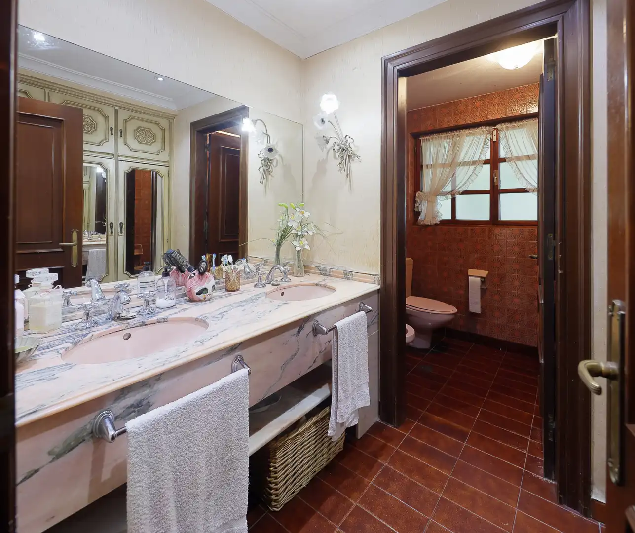 Bany de Casa o xalet en venda en Gijón  amb Calefacció, Jardí privat i Parquet