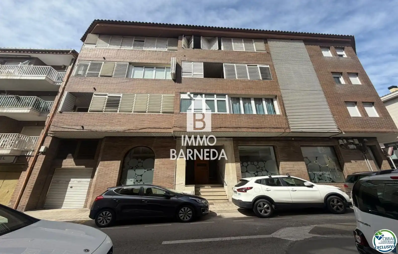 Vista exterior de Pis en venda en Roses amb Calefacció, Terrassa i Balcó