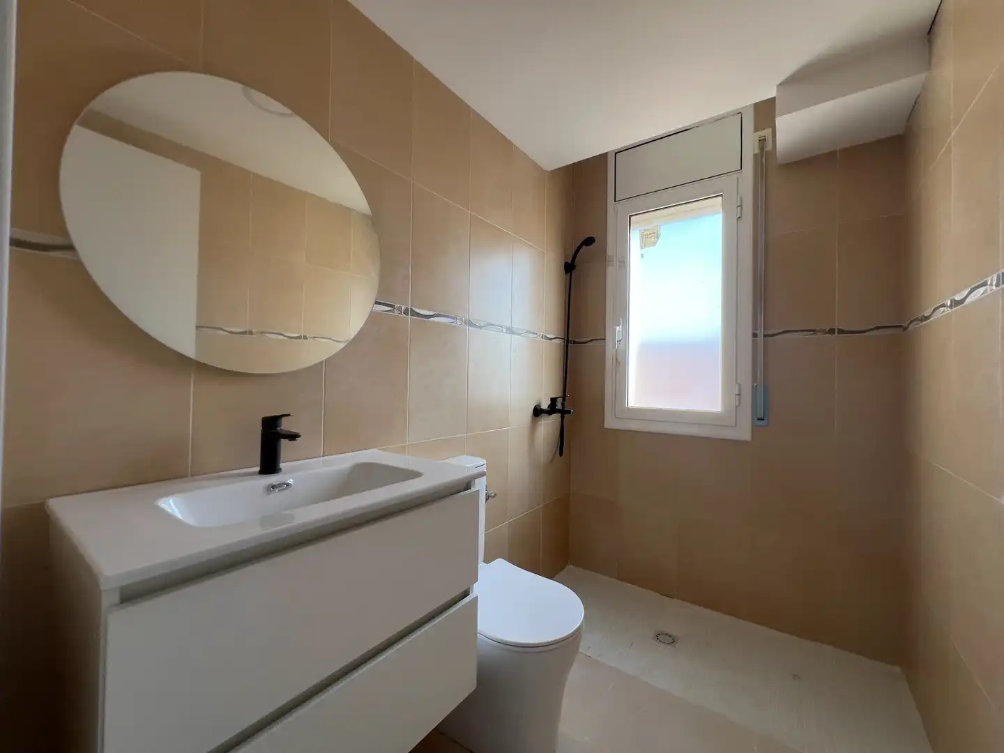 Baño de Piso de alquiler en Santpedor con Horno, Balcón y Se aceptan mascotas