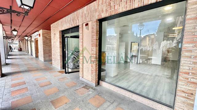 Local comercial en Alquiler en Plaza España en Casco Antiguo