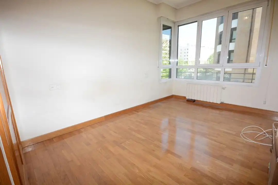 Habitación de Piso en venta en Donostia - San Sebastián  con Calefacción, Terraza y Trastero