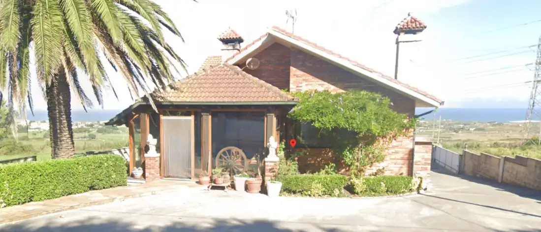 Detached house with terrace for sale in Barrio Monte Aviche 95A, imagen 2