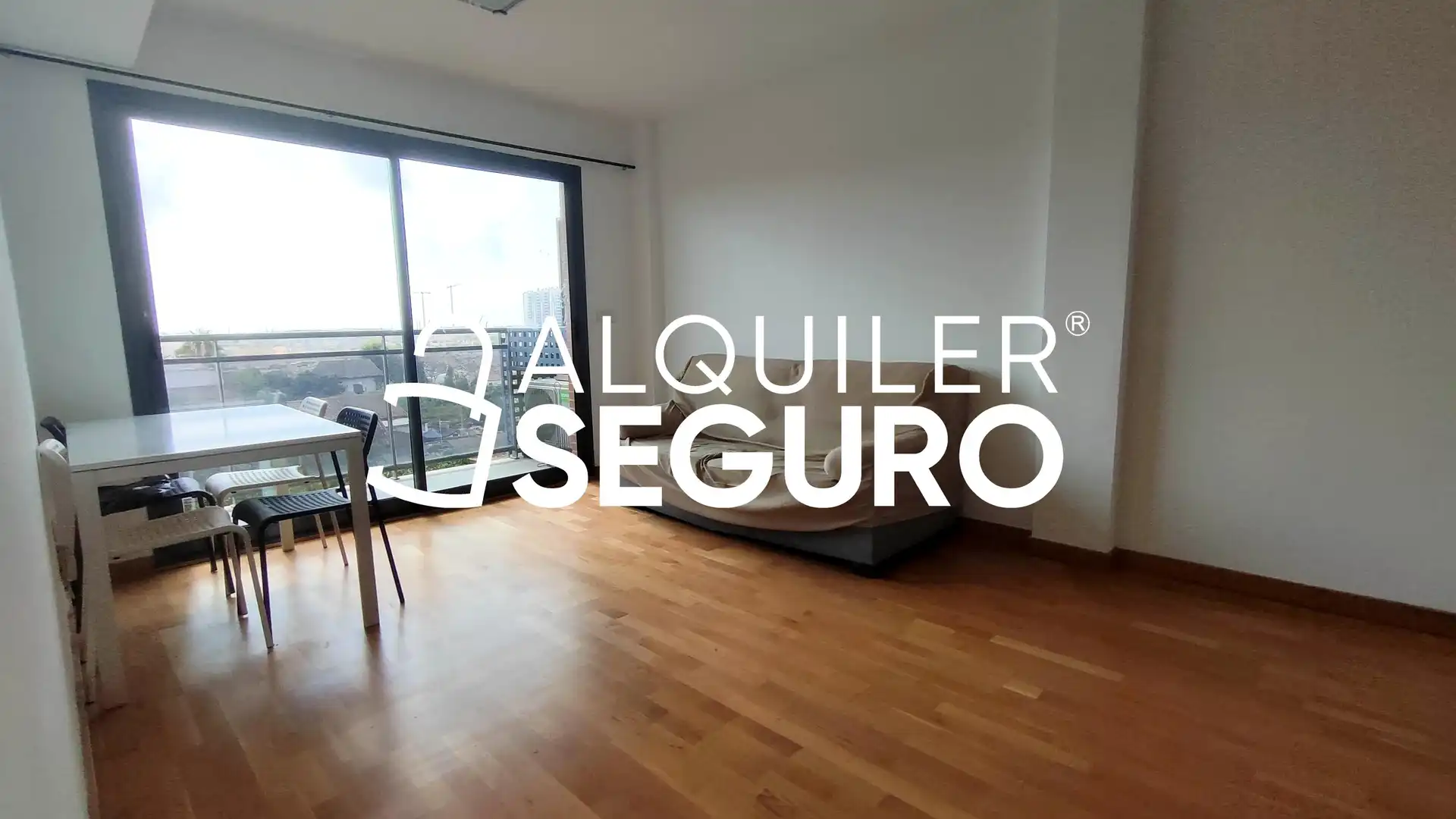 Sala de estar de Estudio de alquiler en Valencia con Aire acondicionado y Calefacción