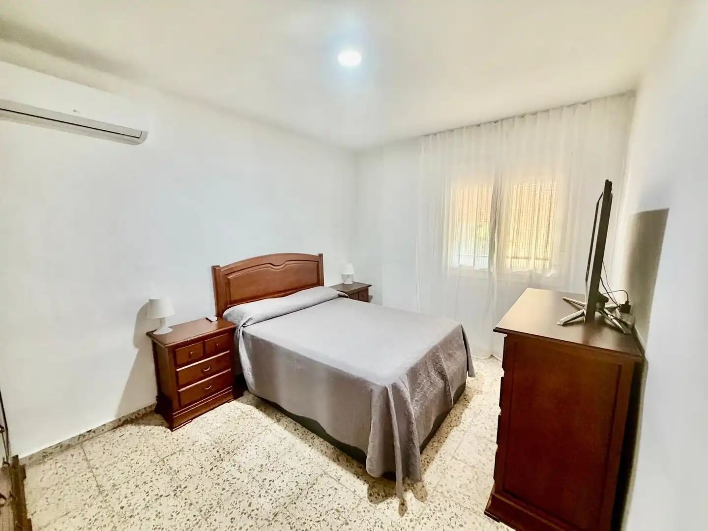 Schlafzimmer von Wohnung zum Verkauf in Málaga mit Klimaanlage, Privatgarten und Möbliert
