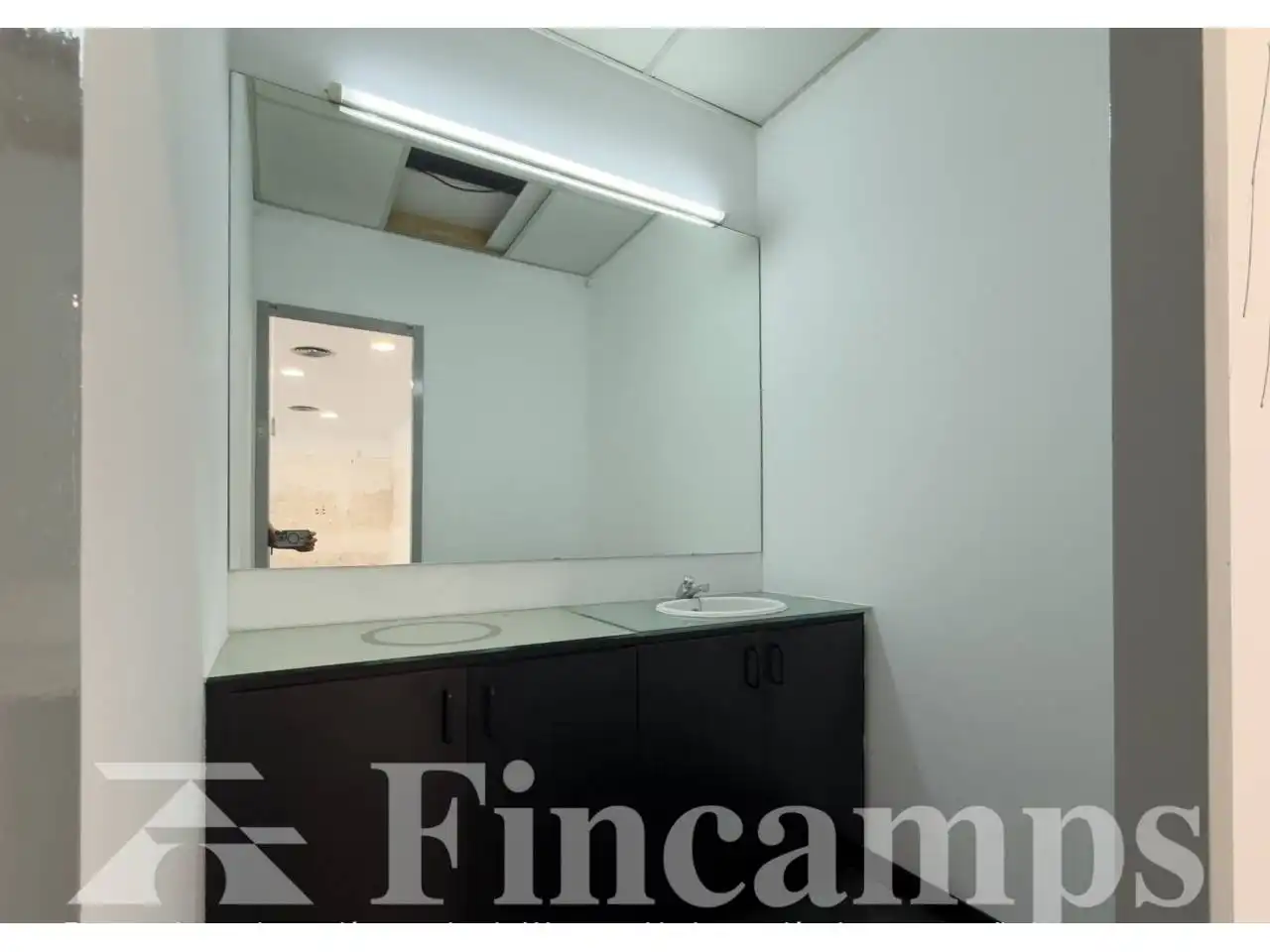 Commercial properties for rent in Sabadell  with Air Conditioner and Alarm