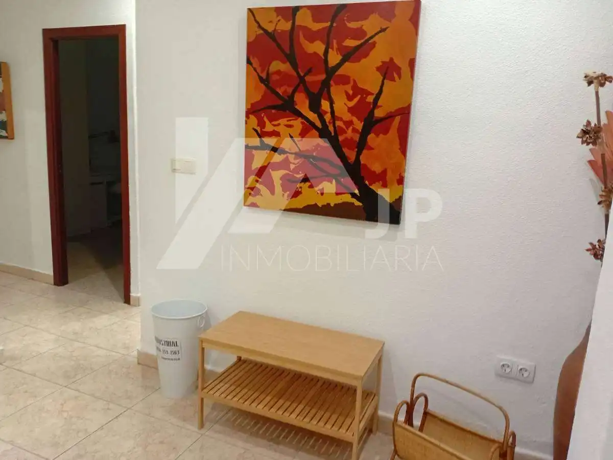 Wohnung zur Miete in Calle Buensuceso, Centro - Sagrario