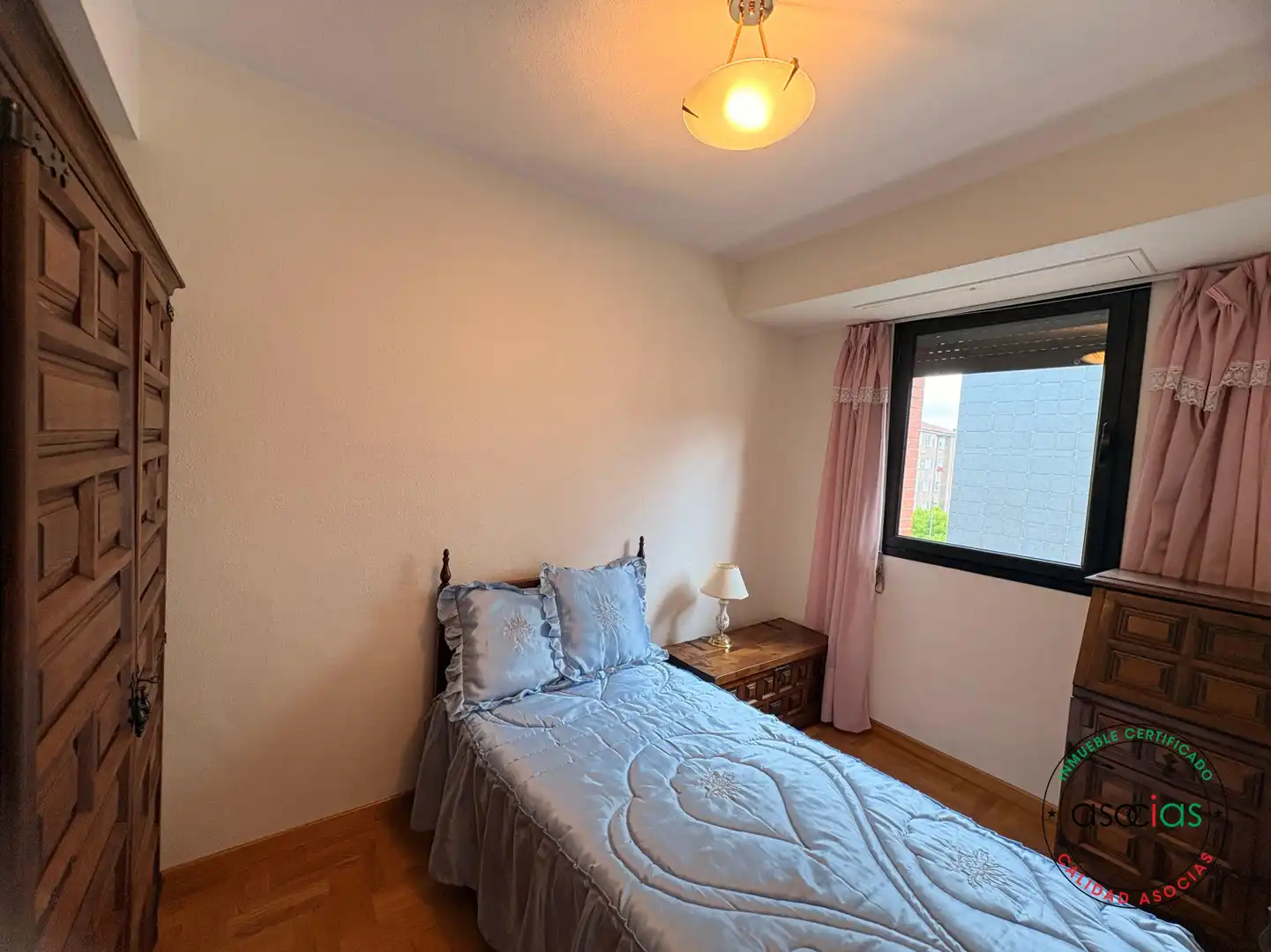 Habitación de Piso en venta en Gijón  con Calefacción, Parquet y Trastero