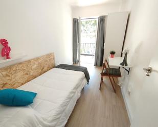 Bedroom of Flat to share in  Valencia Capital  with Air Conditioner and Terrace