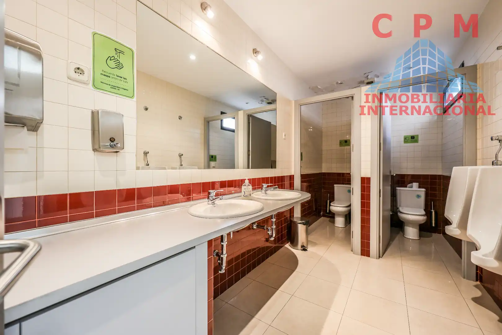 Bathroom of Office for sale in Madrid  with Air Conditioner, Heating and Terrace