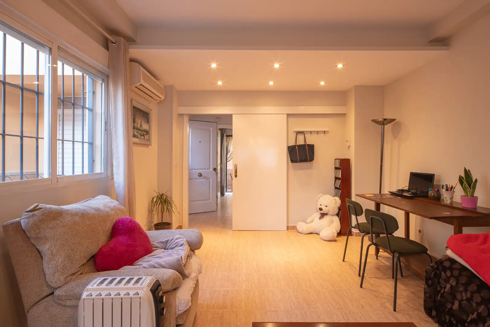 Sala d'estar de Casa adosada en venda en Armilla amb Aire condicionat