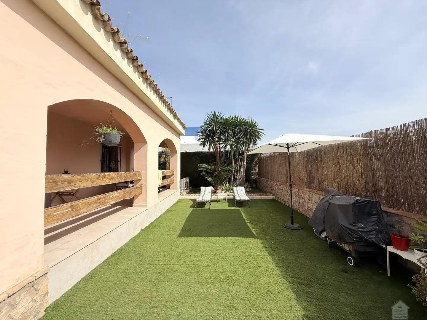 Terrassa de Casa o xalet en venda en Montequinto amb Aire condicionat, Calefacció i Parquet