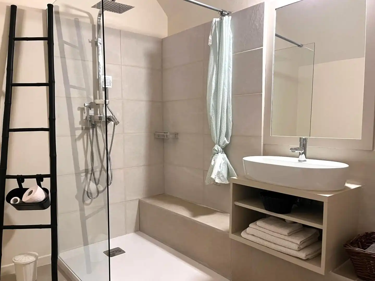 Bathroom of Flat for sale in Verges