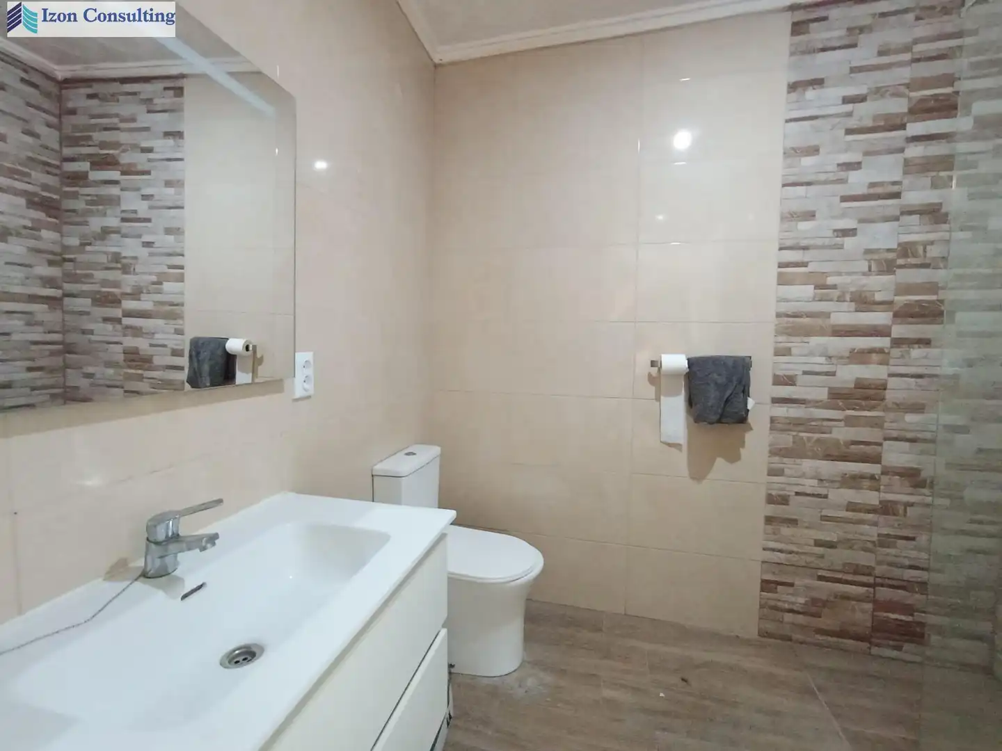 Bathroom of Houses for rent in Munera  with Air Conditioner and Terrace