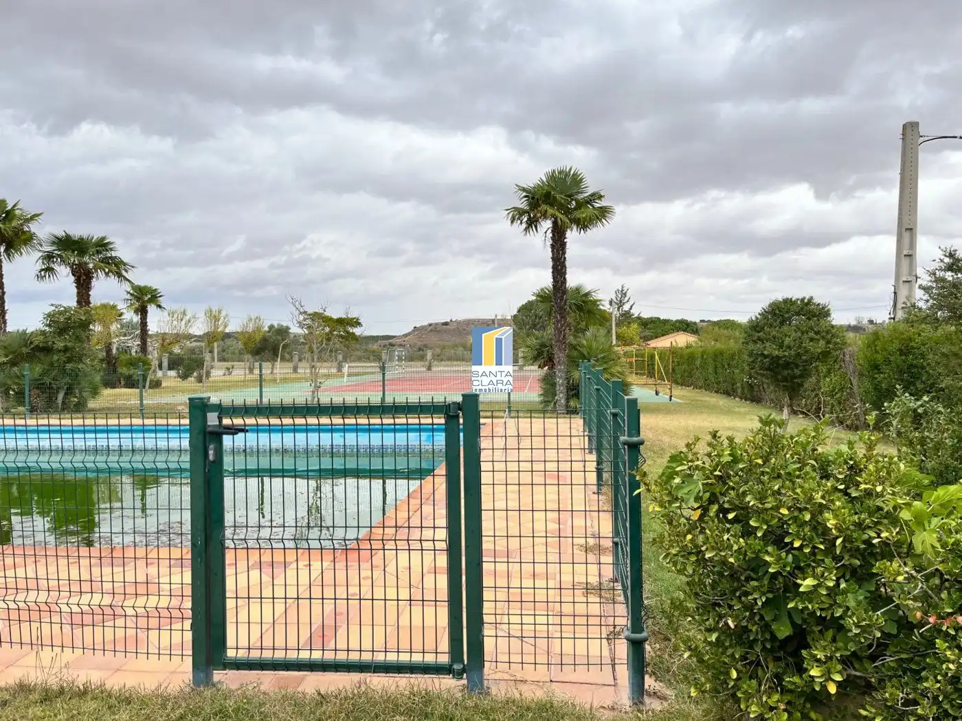 Piscina de Casa o xalet en venda en Zamora Capital  amb Aire condicionat, Calefacció i Jardí privat