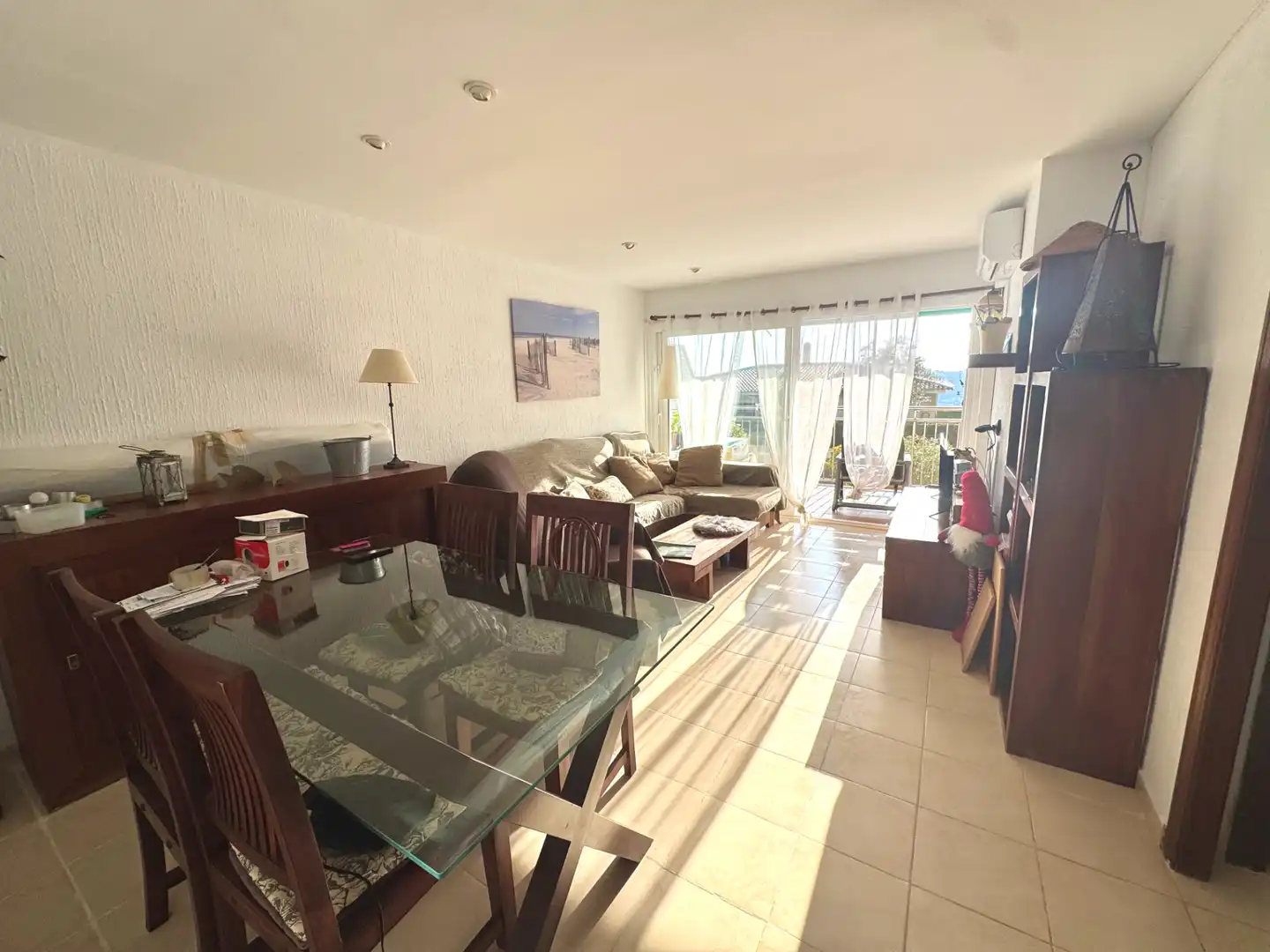Wohnzimmer von Wohnungen zum Verkauf in Sant Feliu de Guíxols mit Klimaanlage, Privatgarten und Terrasse