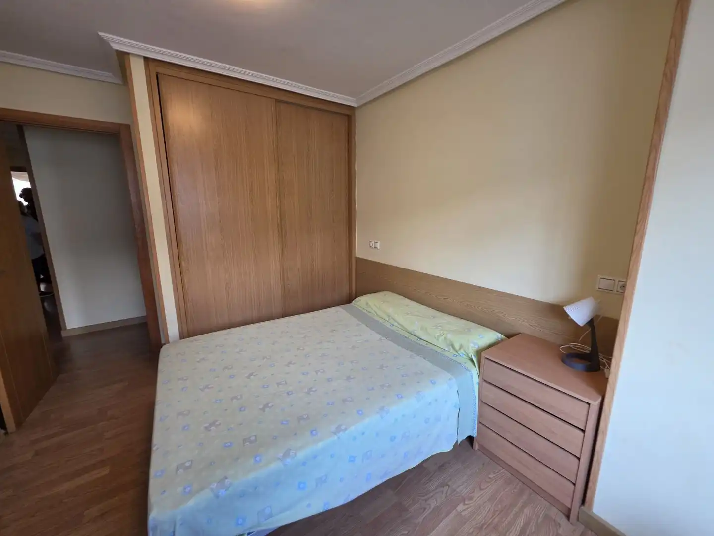 Schlafzimmer von Wohnung zur Miete in A Coruña Capital  mit Möbliert