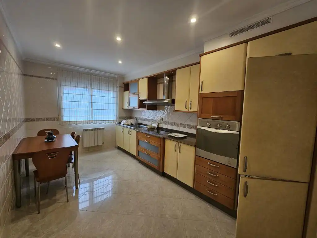 Cocina de Piso en venta en Boiro con Calefacción, Parquet y Trastero