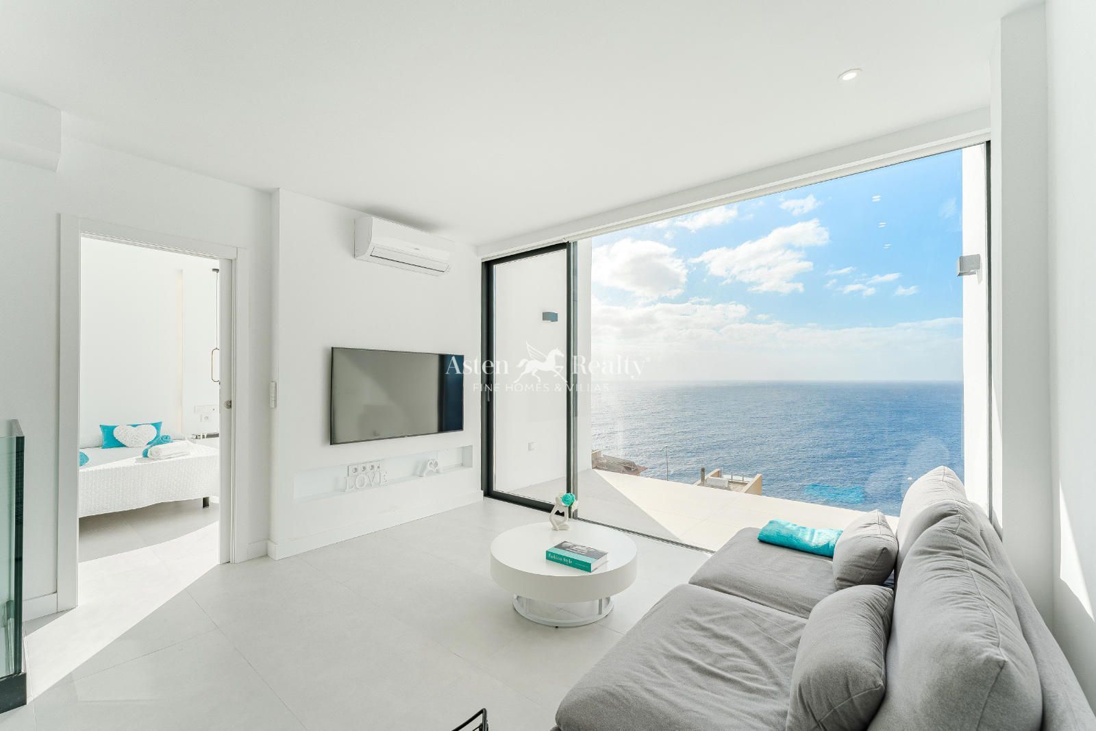 Living room of House or chalet for sale in  Santa Cruz de Tenerife Capital  with Air Conditioner, Heating and Terrace