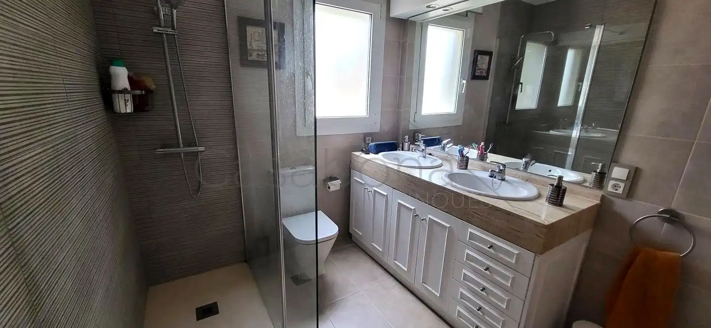 Baño de Casa o chalet en venta en Olost con Jardín privado, Terraza y Piscina