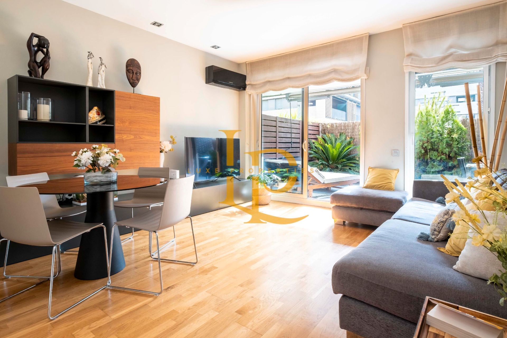 Sala d'estar de Pis en venda en Sant Cugat del Vallès amb Aire condicionat, Calefacció i Terrassa