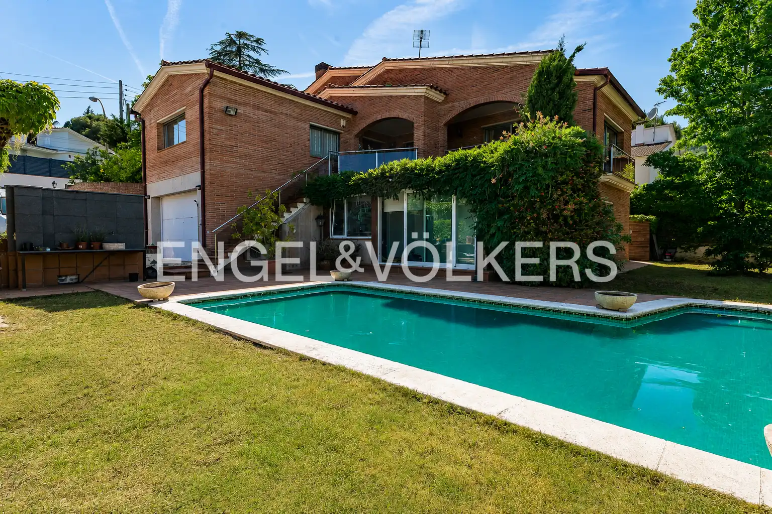 Vista exterior de Casa o xalet en venda en Argentona amb Aire condicionat, Calefacció i Jardí privat