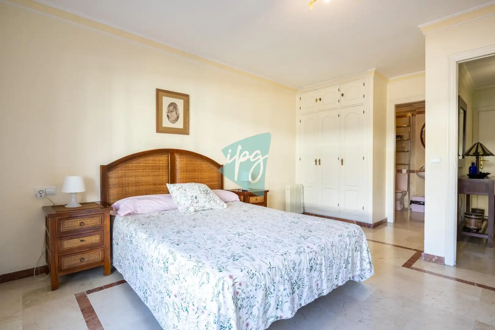Habitación de Piso en venta en Estepona con Aire acondicionado, Terraza y Amueblado
