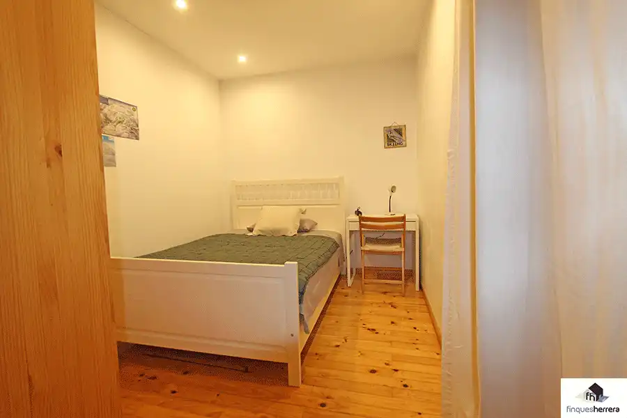 Habitación de Apartamento de alquiler en Llívia con Calefacción, Parquet y Amueblado