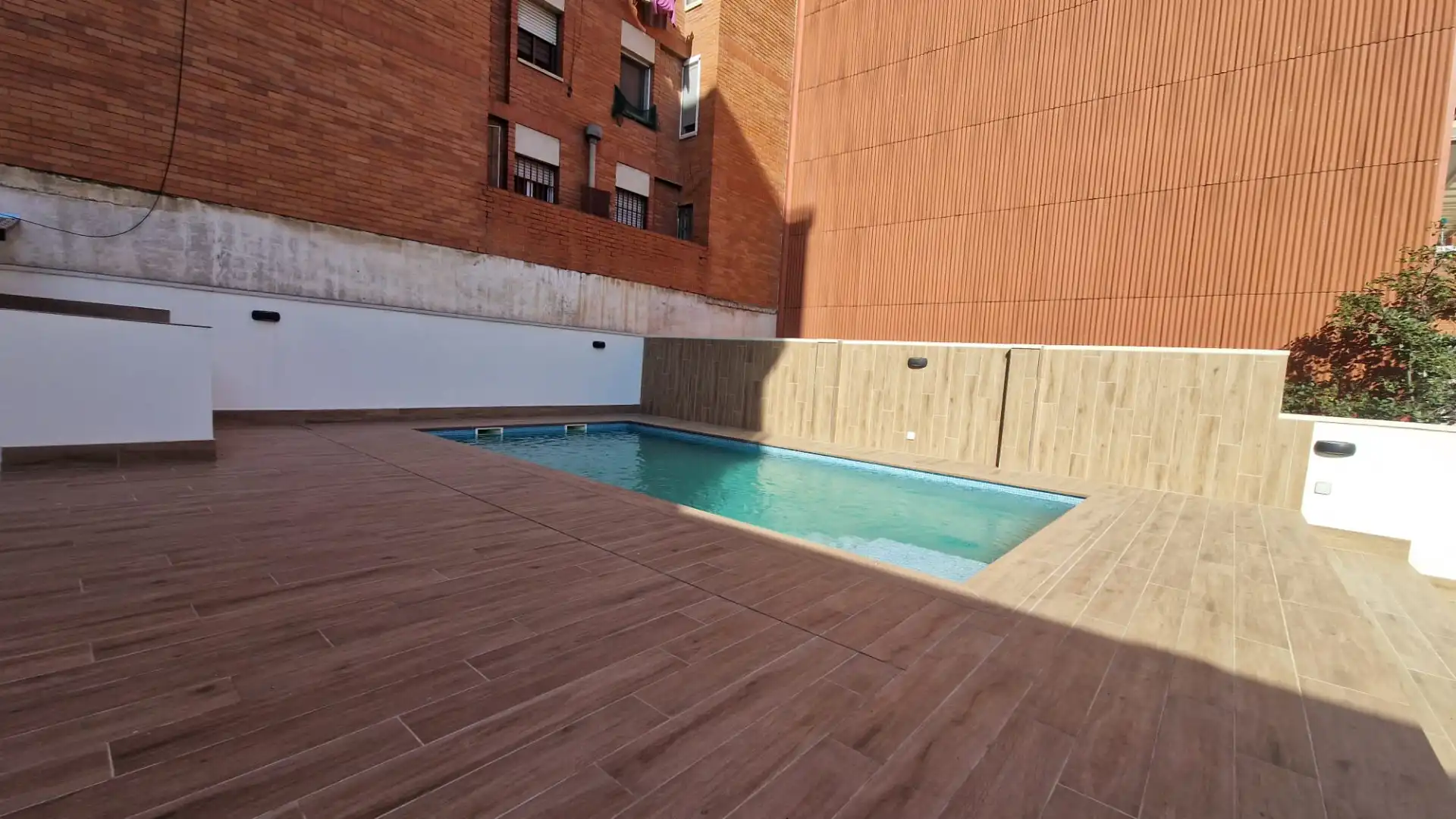 Schwimmbecken von Wohnung zum Verkauf in Sant Boi de Llobregat mit Klimaanlage, Heizung und Abstellraum