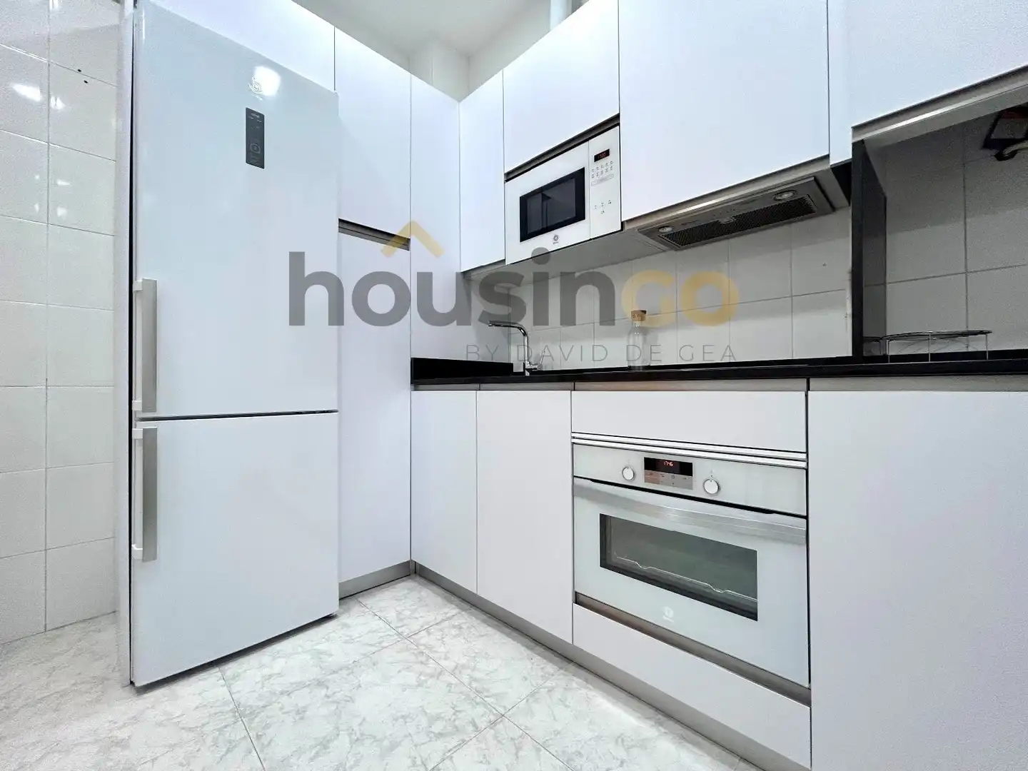 Kitchen of Flat for rent in Madrid  with Air Conditioner, Heating and Parquet flooring