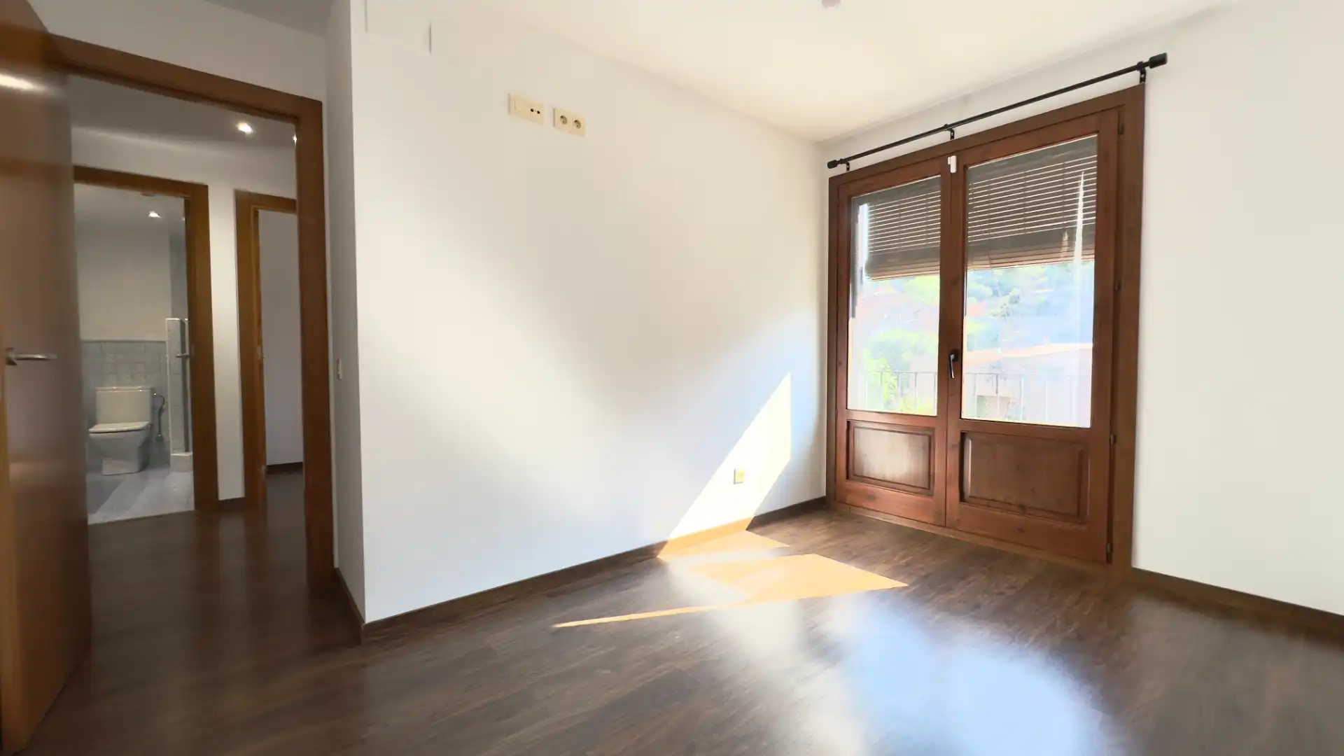 Habitación de Dúplex en venta en Sant Llorenç Savall con Calefacción, Parquet y Horno