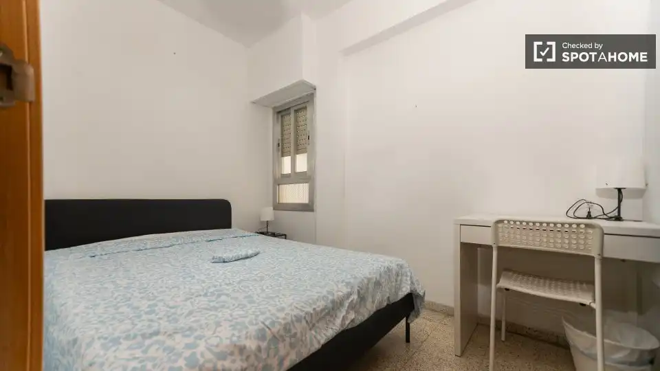 Bedroom of Flat for rent in Valencia  with Air Conditioner, Heating and Furnished