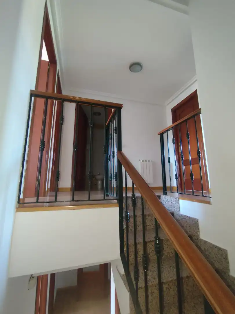 Einfamilien-Reihenhaus zur Miete in Calle Juan Bautista de Toledo, Tejares - Chamberí - Alcades