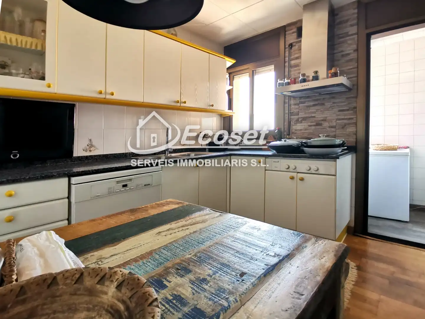 Küche von Maisonette zum Verkauf in Cornellà de Llobregat mit Klimaanlage, Parkett und Terrasse