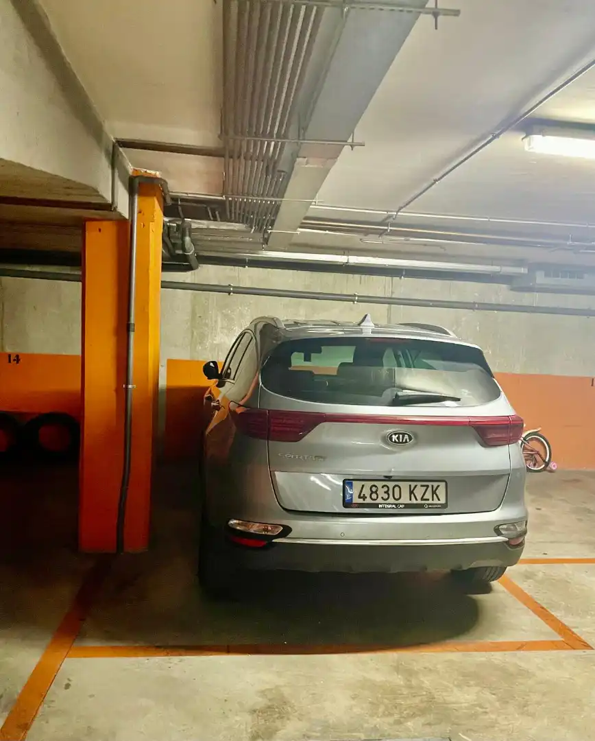 Aparcament de Dúplex en venda en Castellar del Vallès amb Aire condicionat, Calefacció i Terrassa
