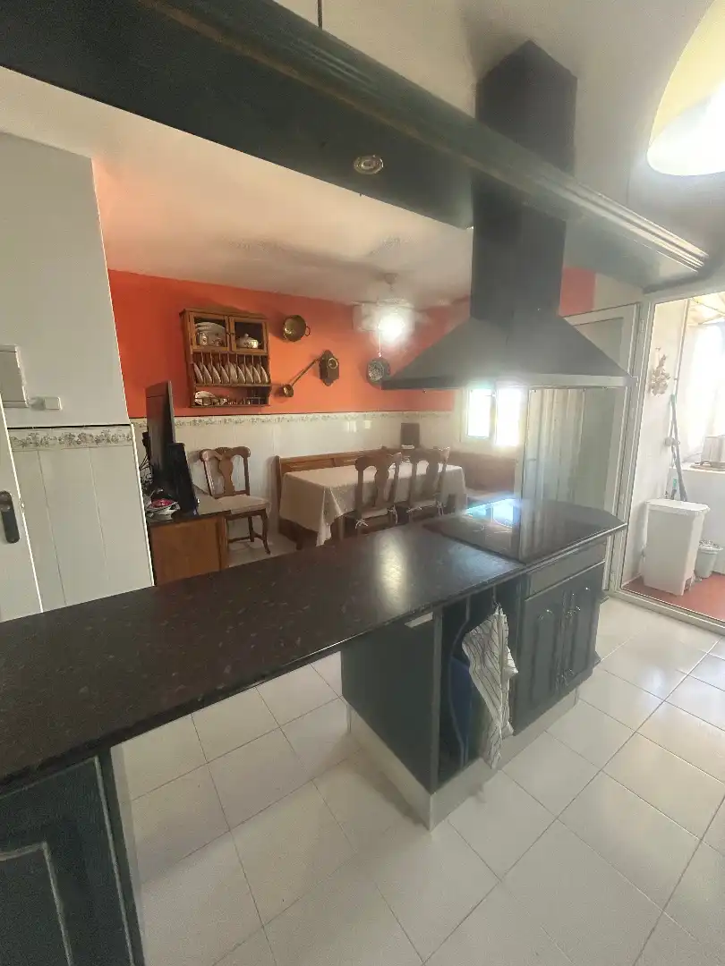 Cuina de Casa adosada en venda en Alhaurín de la Torre amb Aire condicionat, Jardí privat i Terrassa