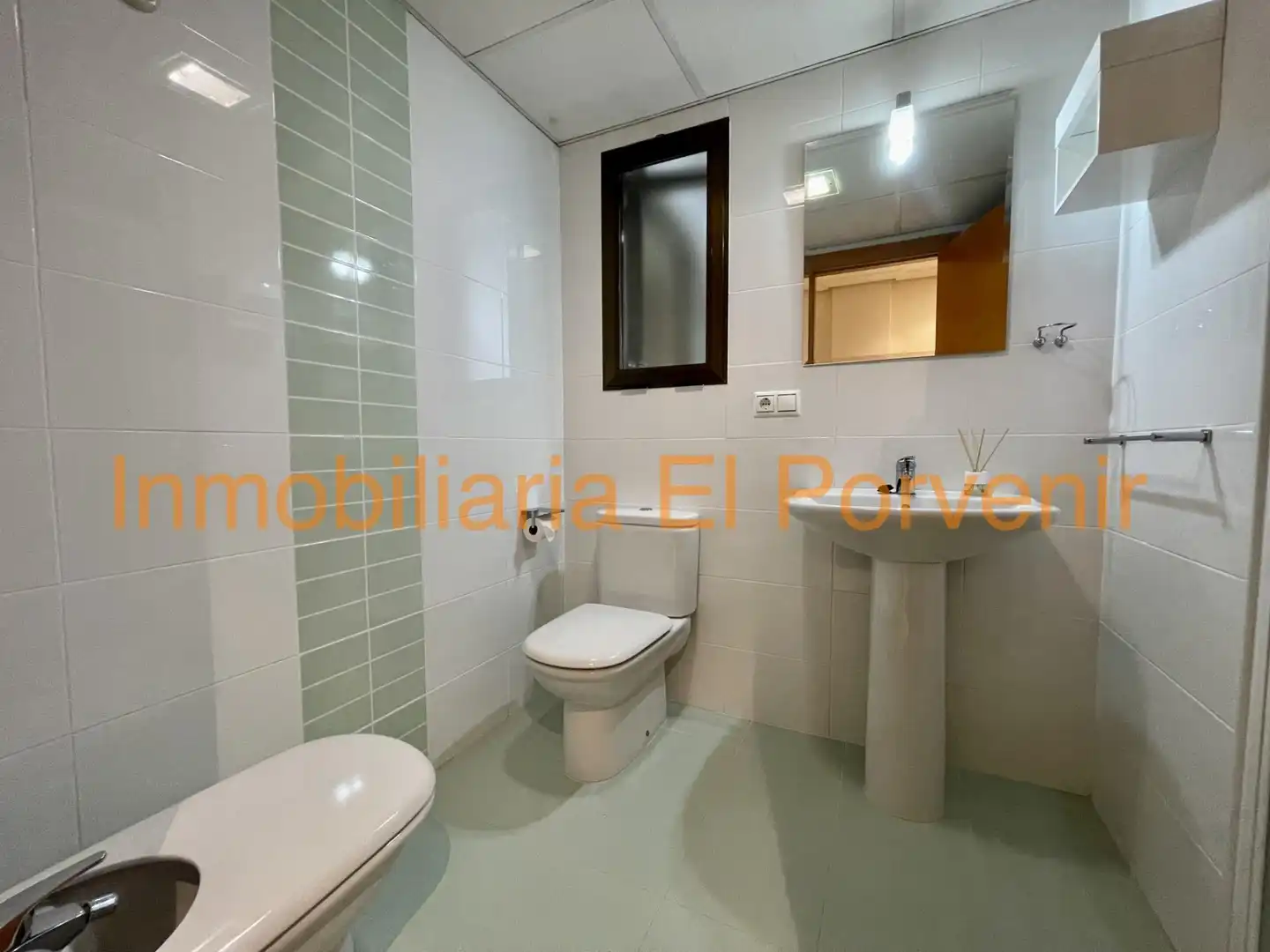 Bathroom of Flat for rent in Torrent  with Air Conditioner, Storage room and Balcony