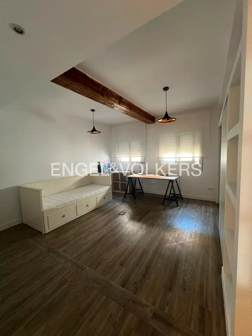 Sala d'estar de Àtic de lloguer en Barcelona amb Aire condicionat, Calefacció i Parquet
