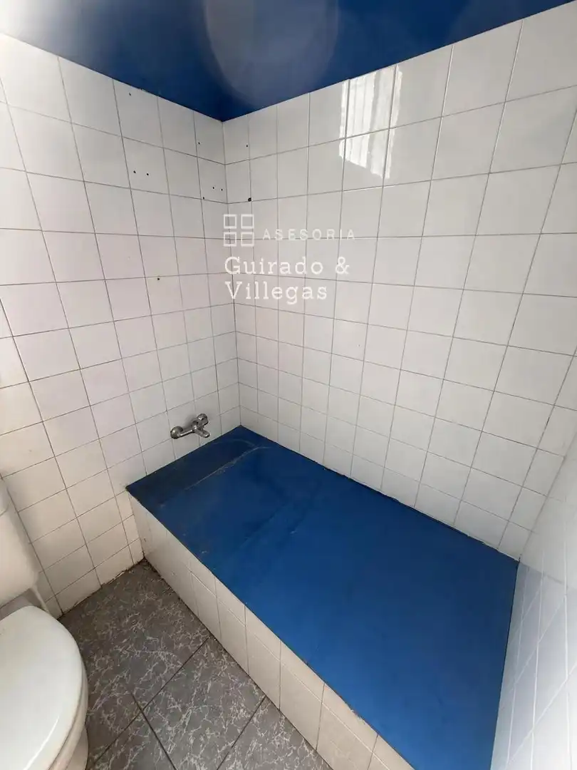 Bany de Local en venda en Barcelona amb Aire condicionat